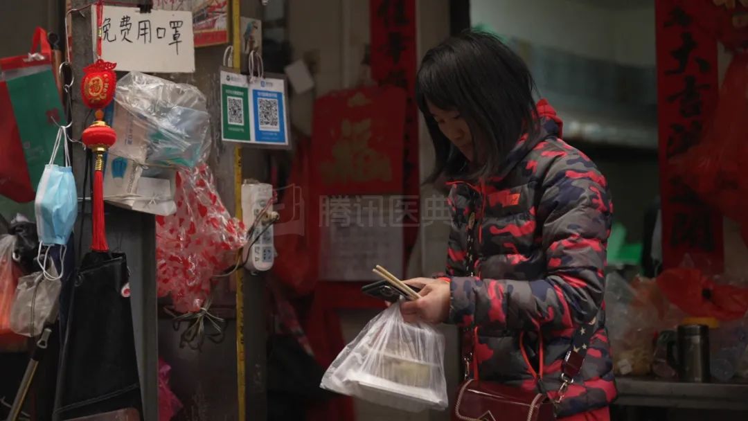 做饭厨房两人做几个菜_两人在厨房边做饭边做_二人做饭