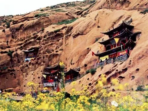 两个女人在有风景的海滩高清_海滩女生背影图片_海滩女生背影头像