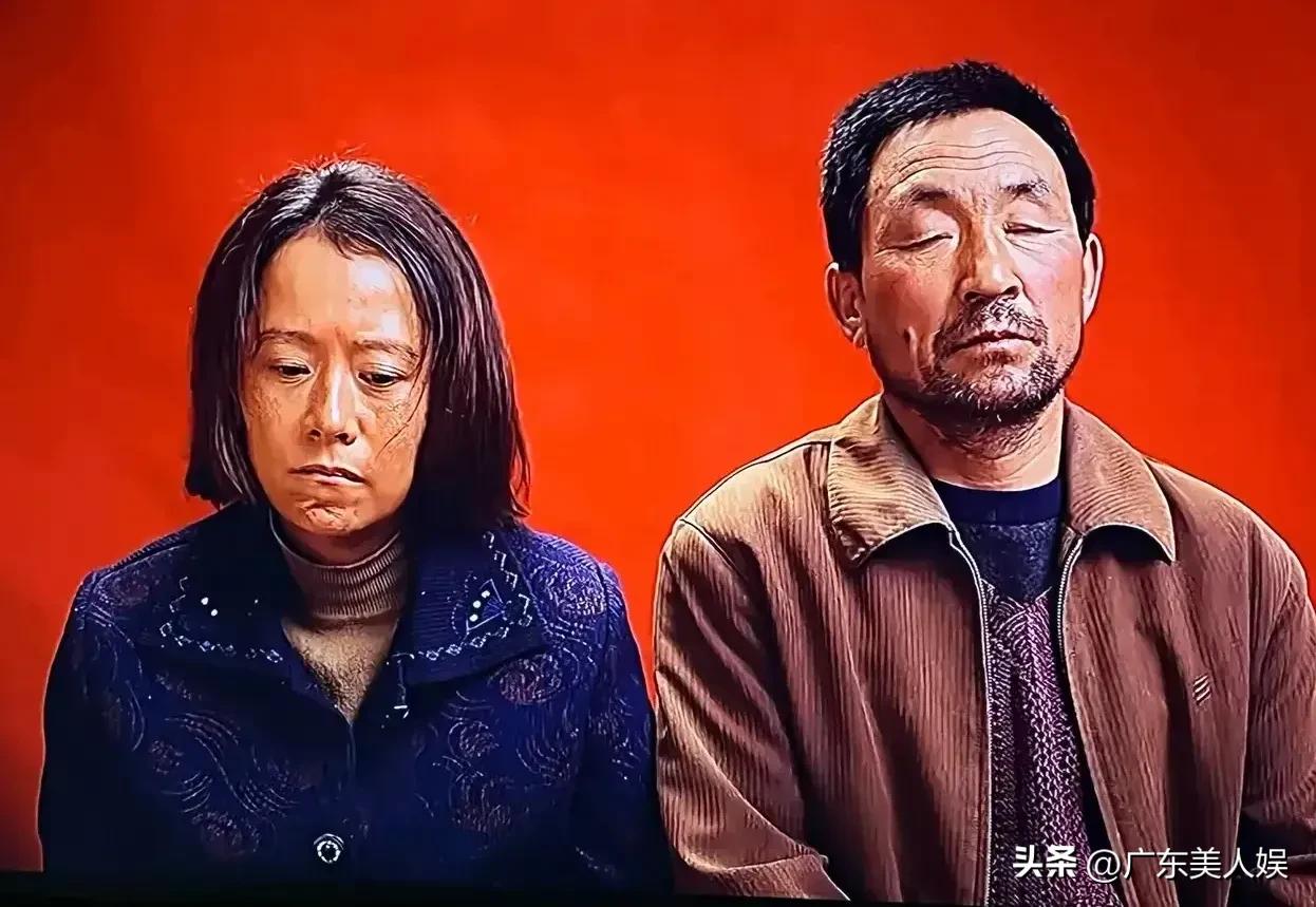 免费看3p自拍夫妻做爱视屏_夫妻分被子睡正常吗_夫妻免费看20分