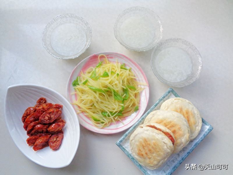 弄香肠吃饭用什么菜_弄香肠吃饭用什么酱油_一边吃饭一边用香肠弄