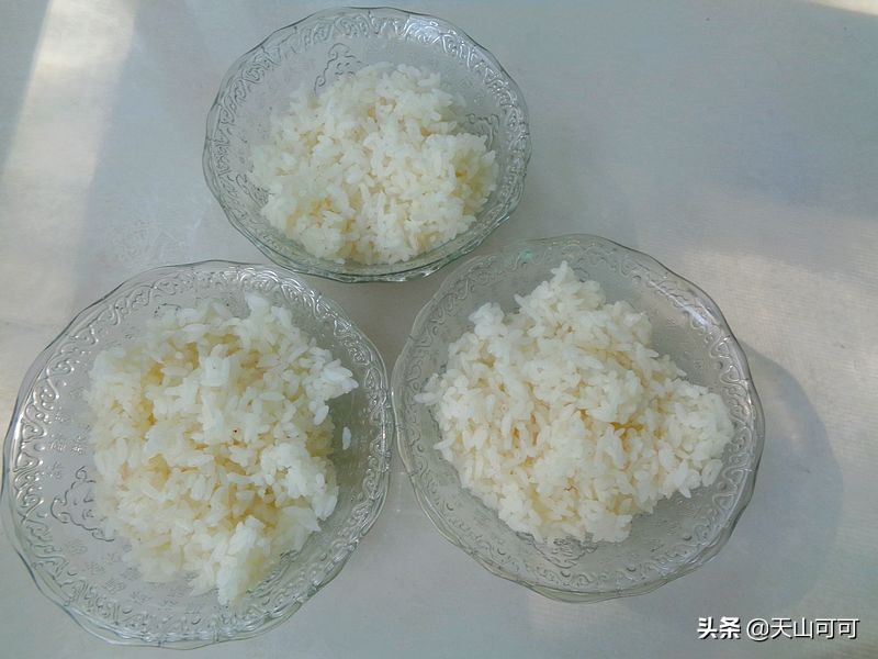 一边吃饭一边用香肠弄_弄香肠吃饭用什么酱油_弄香肠吃饭用什么菜